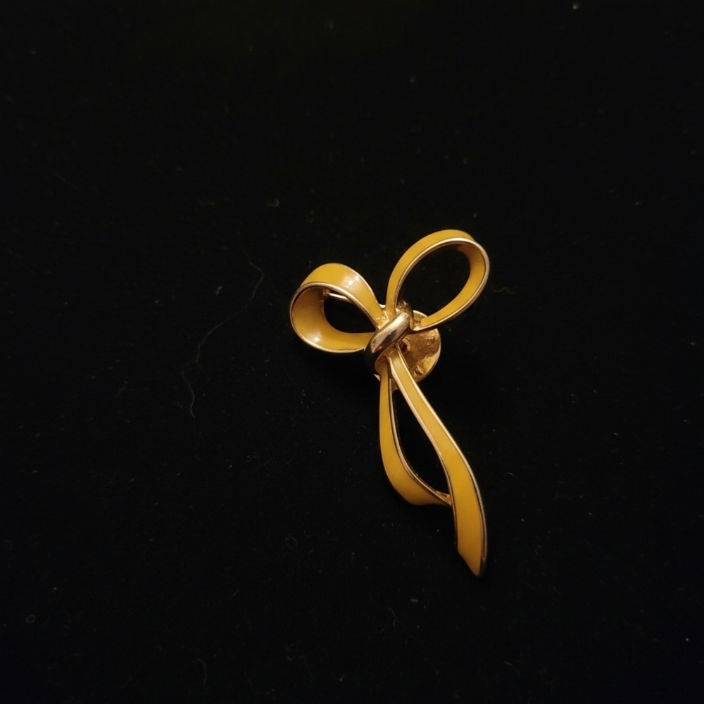 Elegant Gold Tone Yellow Bow Brooch Pin